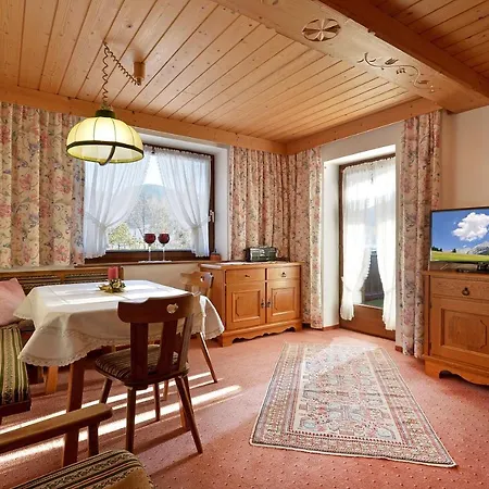 Kroell Apartment
